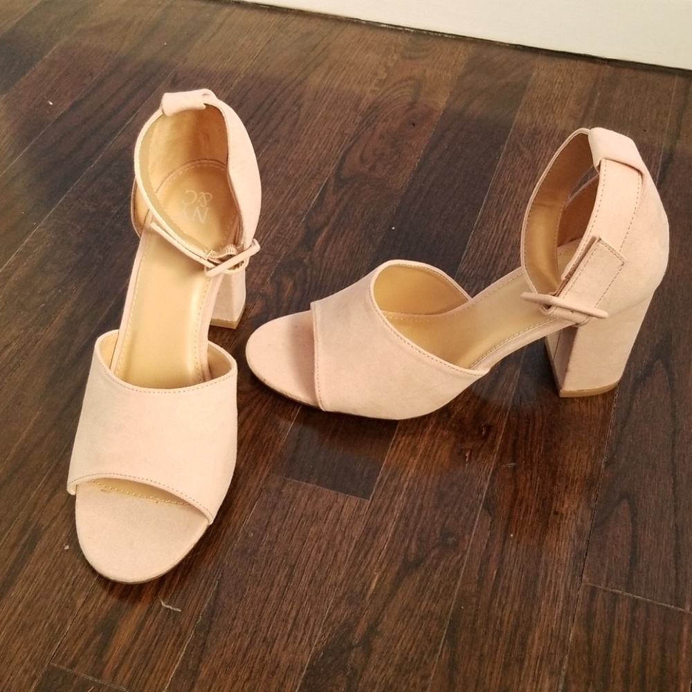 Shoes - Picture 2 of 4